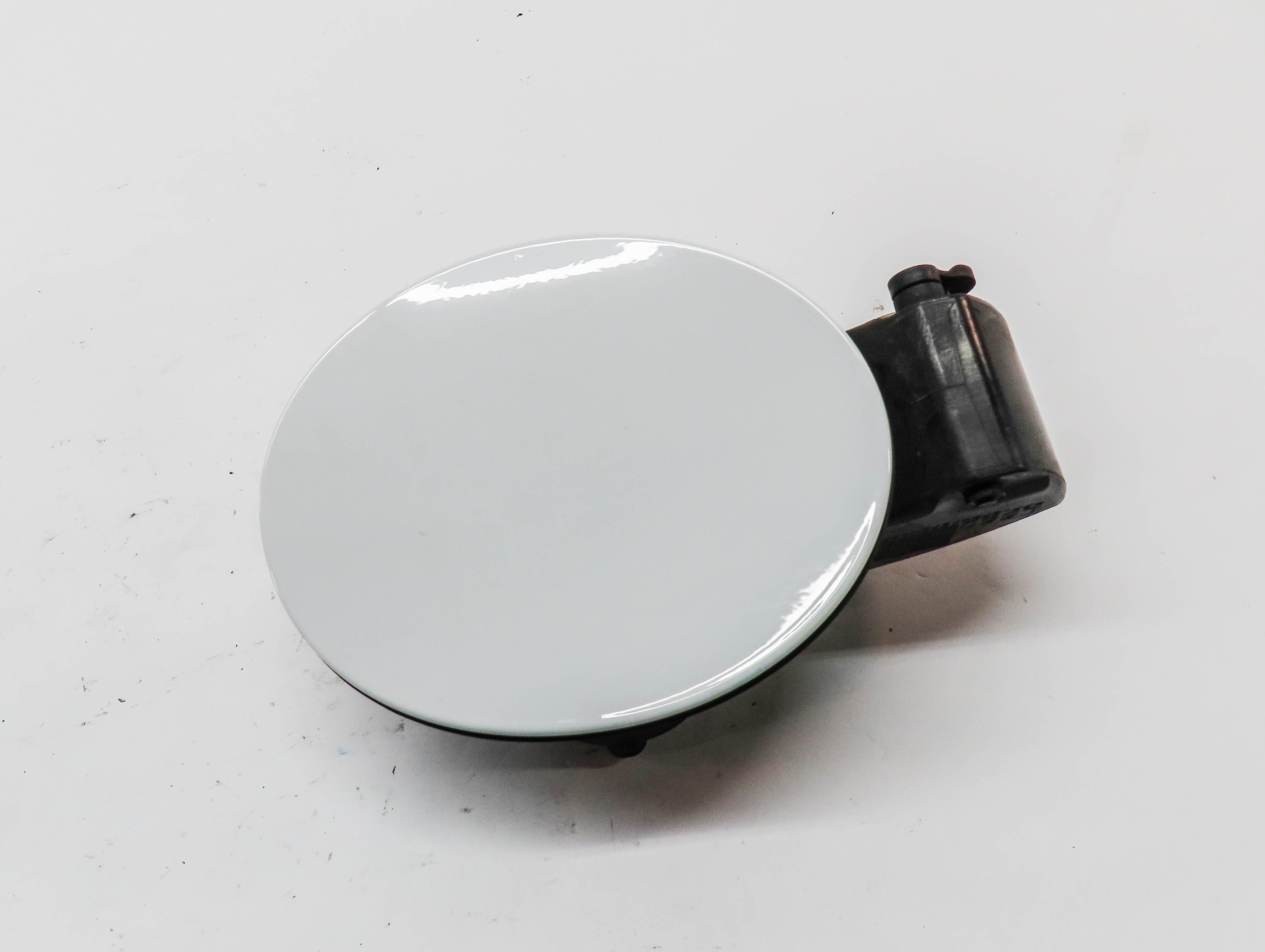 15-19 LAND ROVER DISCOVER SPORT (L550) FUEL TANK DOOR LID & HOUSING (White) — exact item pictured